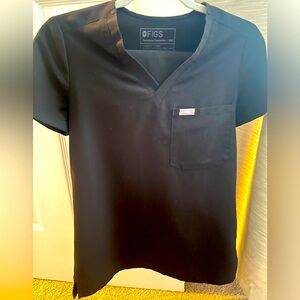 Figs black scrub top
